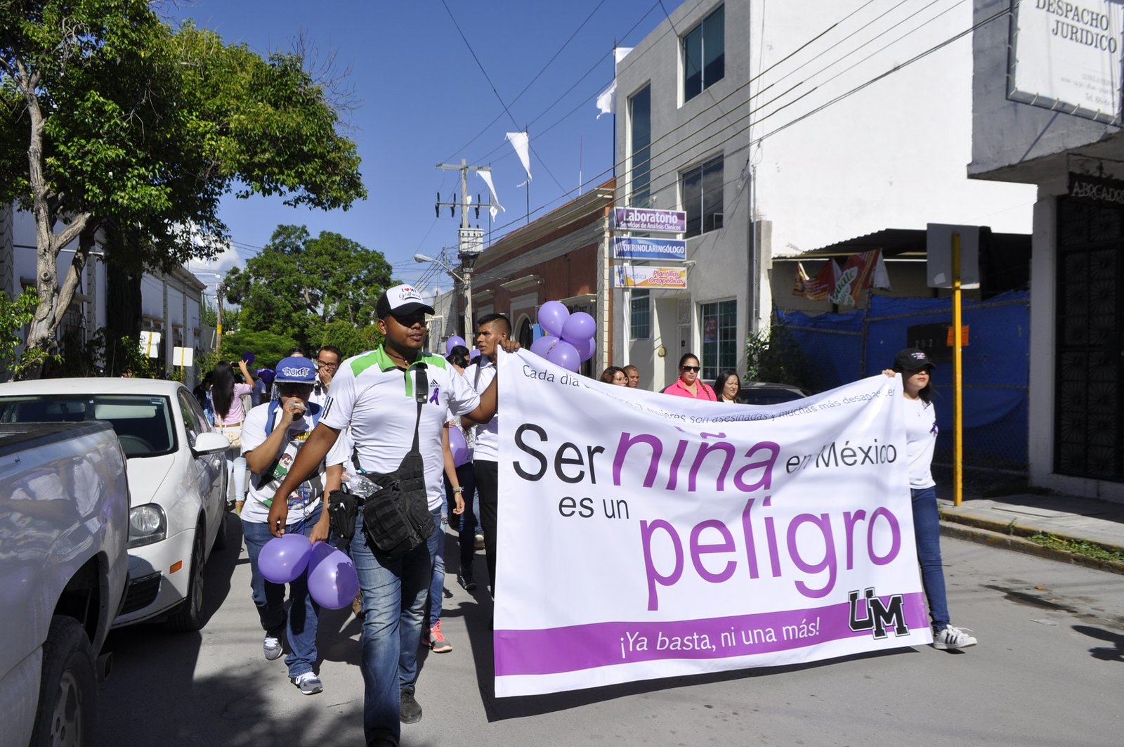 UDEM Marcha en protesta a la violencia de genero.