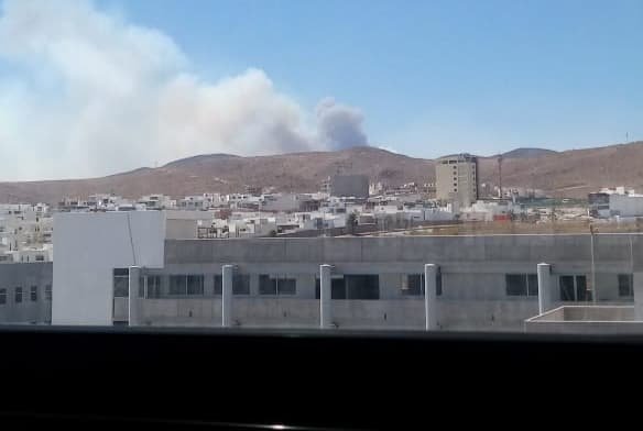 MÁS DE 100 BRIGADISTAS TRABAJAN EN INCENDIO EN SIERRA DE SAN MIGUELITO