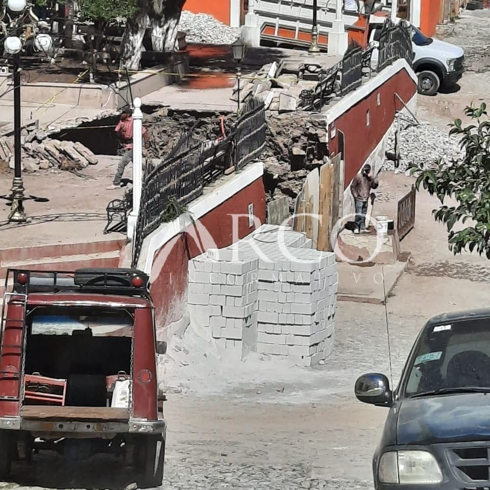 Aún con sellos de suspención del INAH, municipio de Catorce continua con obra