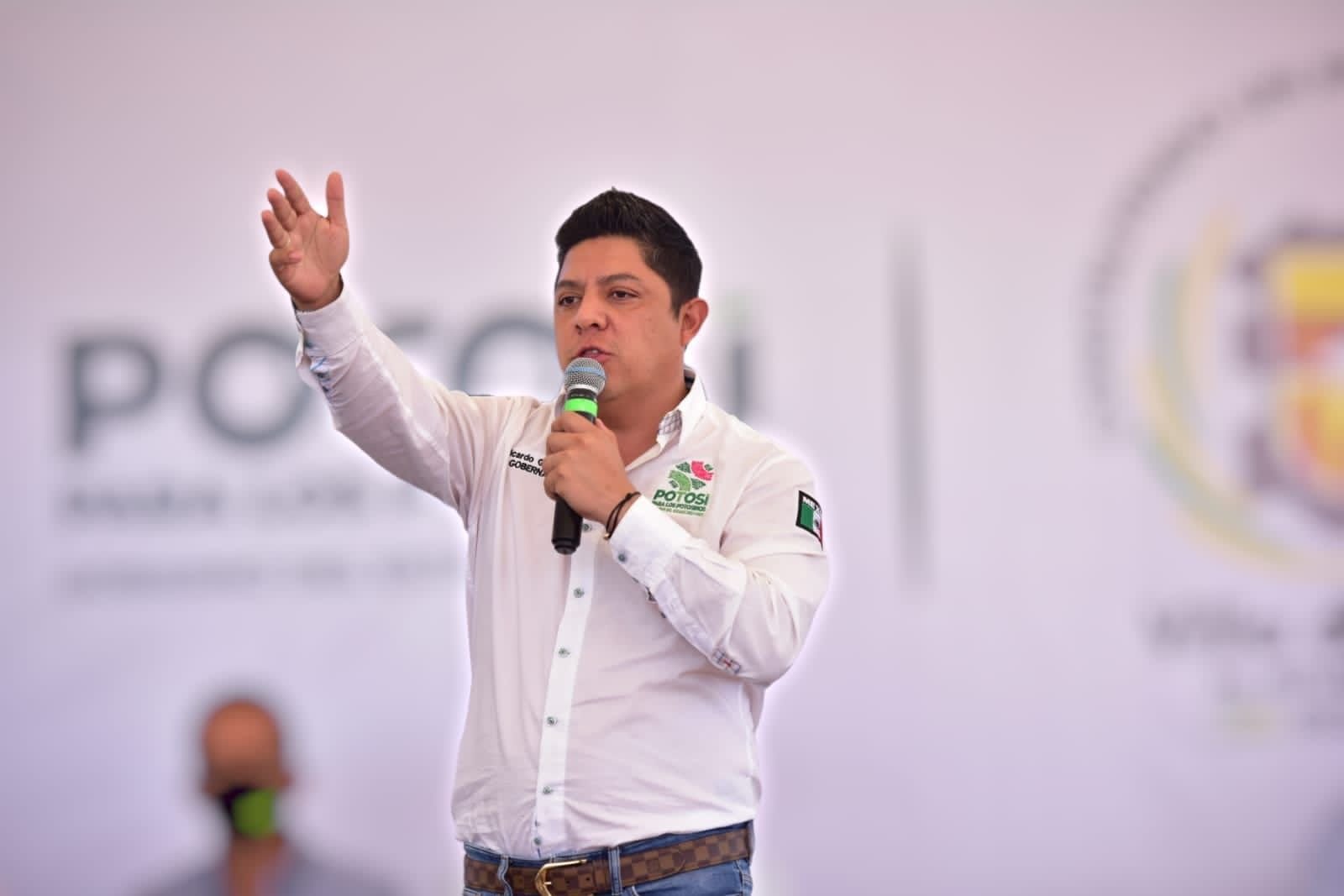 RICARDO GALLARDO ANUNCIA ENTREGA DE UN MILLÓN DE BECAS ALIMENTARIAS