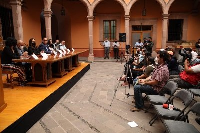 RECONOCE GOBIERNO A GALARDONADOS EN PREMIO ESTATAL DE PERIODISMO 2022