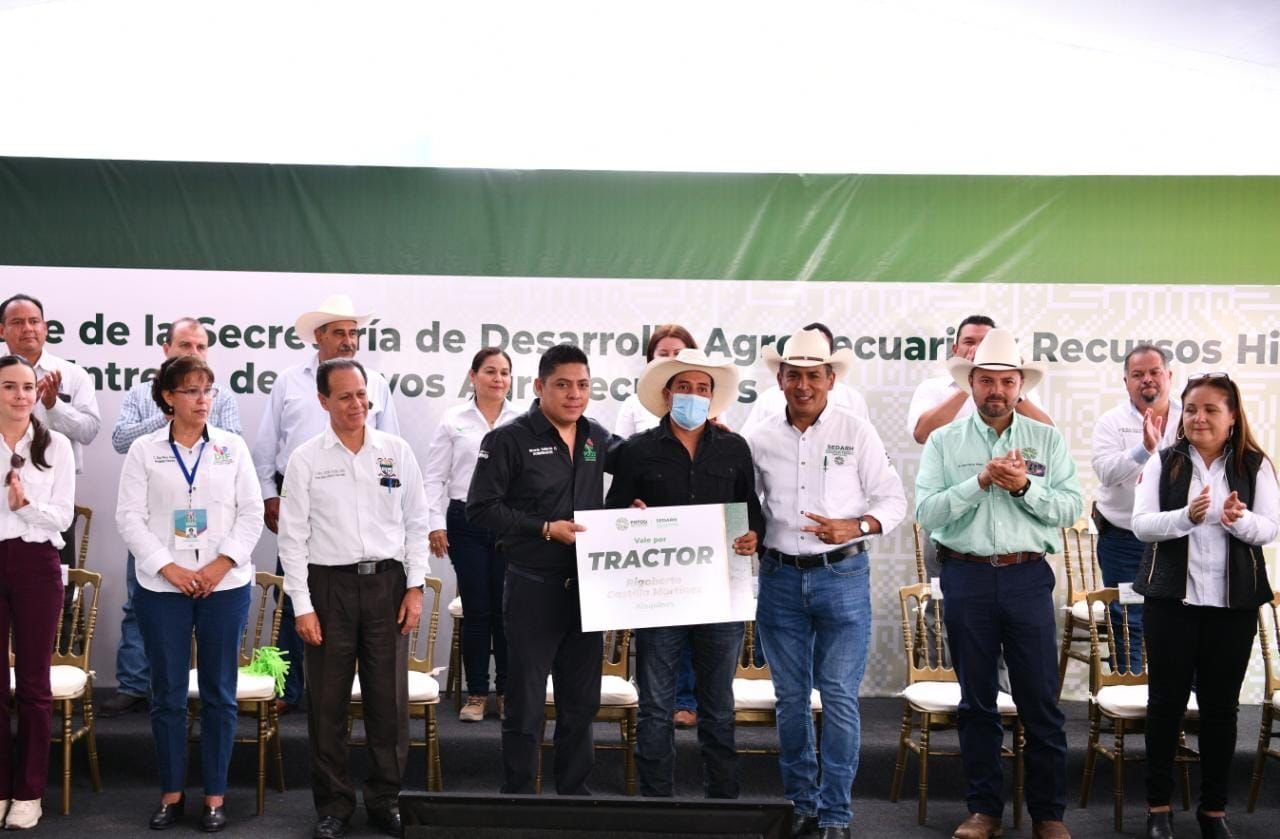 CUMPLE GOBERNADOR RICARDO GALLARDO COMPROMISO CON PRODUCTORES AGROPECUARIOS
