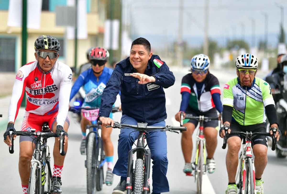 GOBERNADOR RICARDO GALLARDO INAUGURA MODERNA AVENIDA DE LAS TORRES EN MATEHUALA