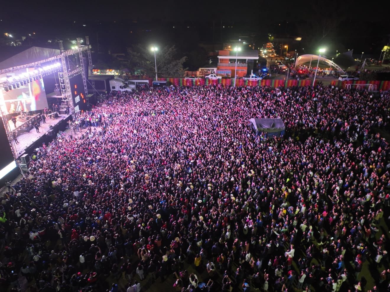 ALFREDO OLIVAS REÚNE A MÁS DE 45 MIL ASISTENTES EN POSADA NAVIDEÑA DE LA REGIÓN MEDIA