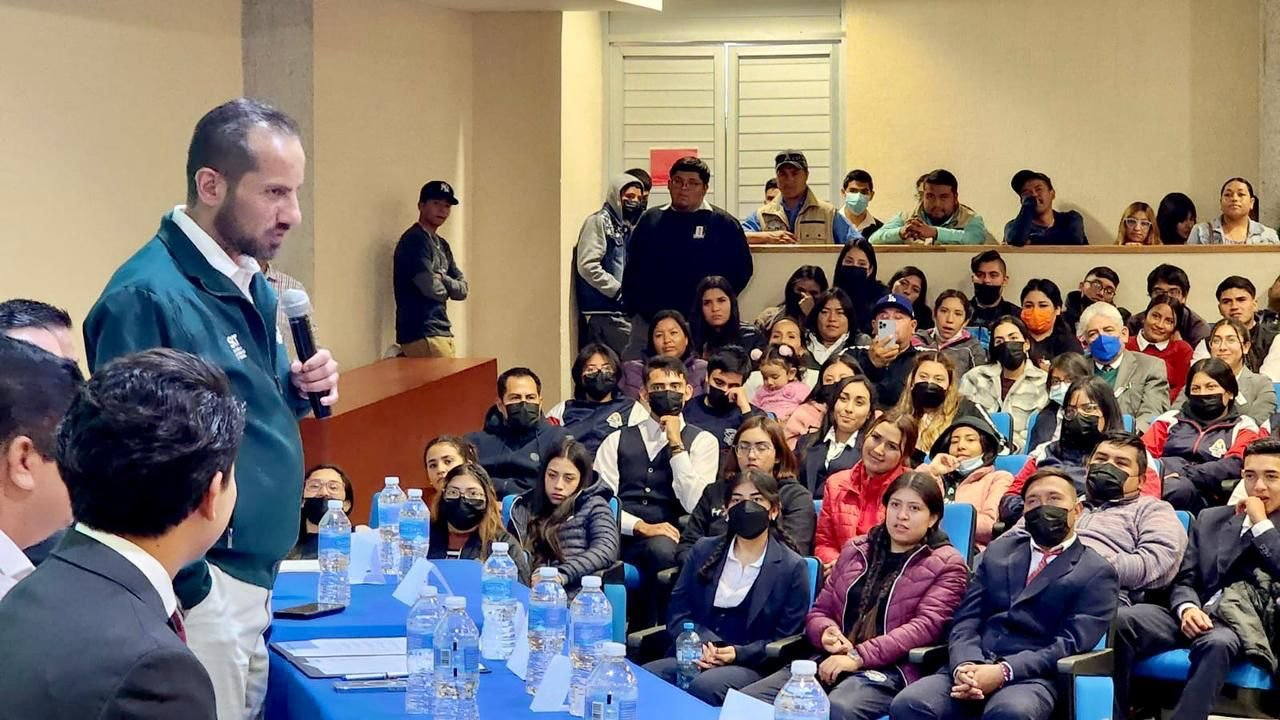 RECIBEN ESTUDIANTES UNIVERSITARIOS DE MATEHUALA BECAS DE TRANSPORTE GRATUITO