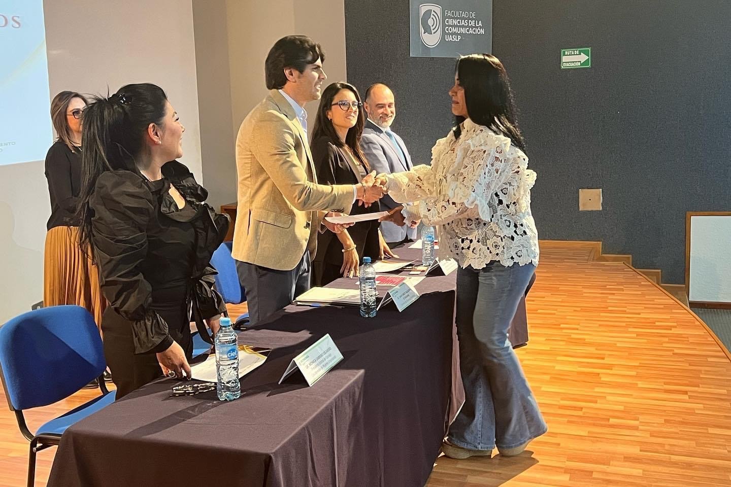 ÉXITO EN LOS NEGOCIOS ENCABEZADOS POR MUJERES, COMPROMISO DEL GOBIERNO DEL CAMBIO