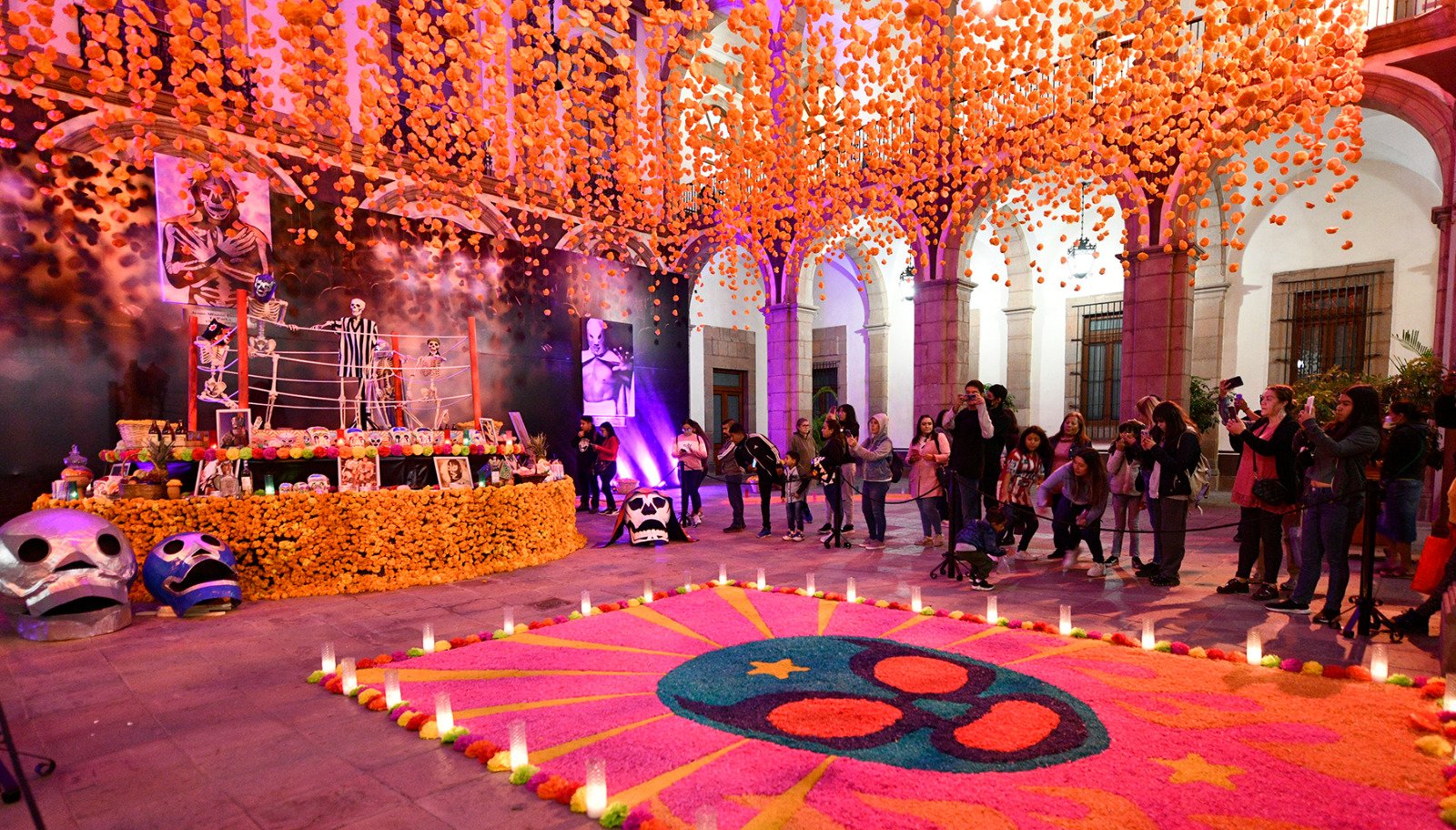 GRAN ÉXITO DEL ALTAR DE MUERTOS EN PALACIO DE GOBIERNO