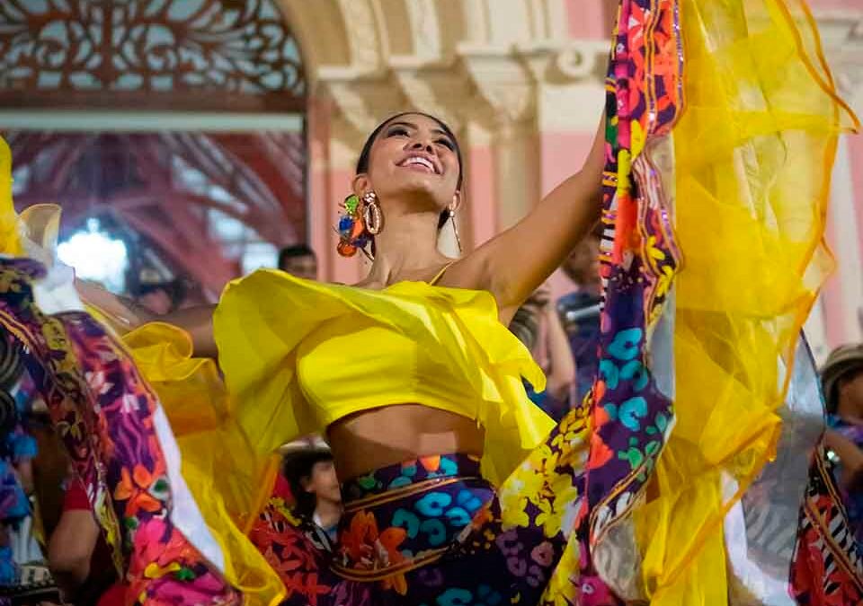 COMPAÑÍA ARTÍSTICA POTOSINA DESLUMBRA EN COLOMBIA