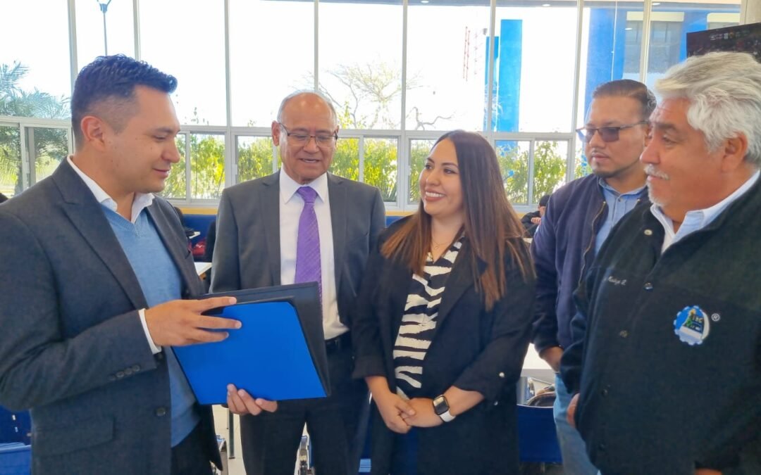 INSTITUTO TECNOLÓGICO DE MATEHUALA ENTREGA AL PRESIDENTE FRANCO CORONADO EL PROYECTO INTEGRAL DE LA CALLE LATERAL A LA CARRETERA 57