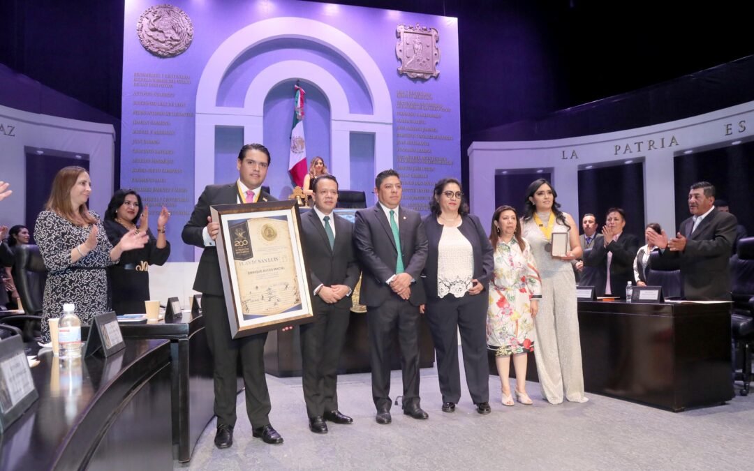LA LXIII LEGISLATURA DEL CONGRESO DEL ESTADO OTORGÓ LA PRESEA AL MÉRITO “PLAN DE SAN LUIS”, POST MORTEM, AL ING. ENRIQUE AUCES MACIEL.