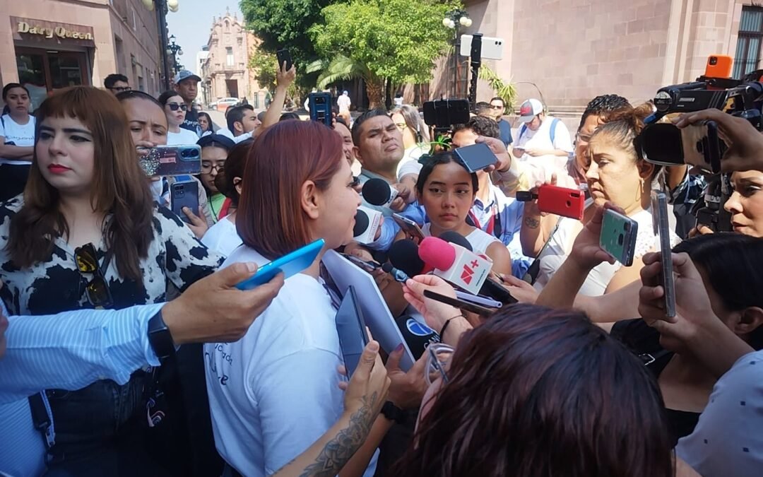 MANIFESTANTES PIDEN LIBERACION DE SAN JUANA EN EL CONGRESO DE SLP