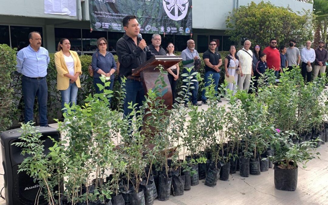 ENCABEZA FRANCO CORONADO GUERRA REFORESTACIÓN EN EL CONALEP