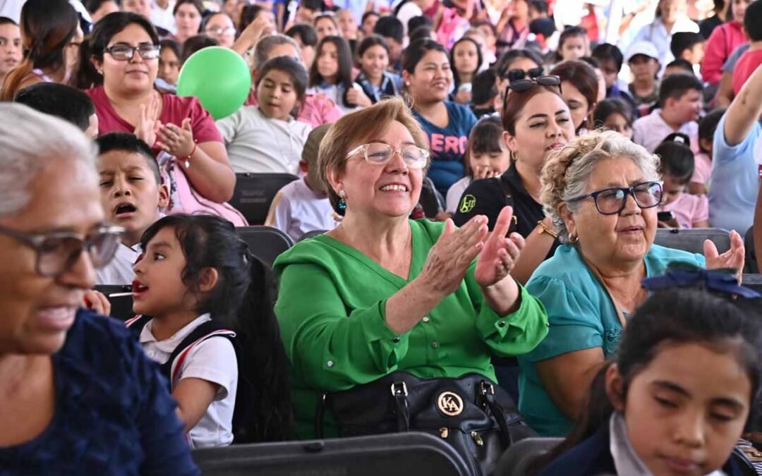 RICARDO GALLARDO RESPALDA A ALUMNAS Y ALUMNOS DE MATEHUALA CON APOYOS ESCOLARES