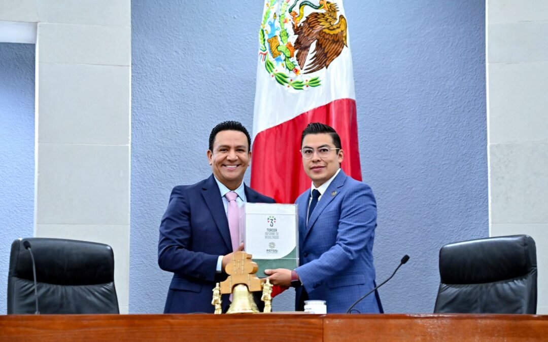 GOBIERNO ESTATAL ENTREGA DOCUMENTO DEL TERCER INFORME DE RESULTADOS AL CONGRESO