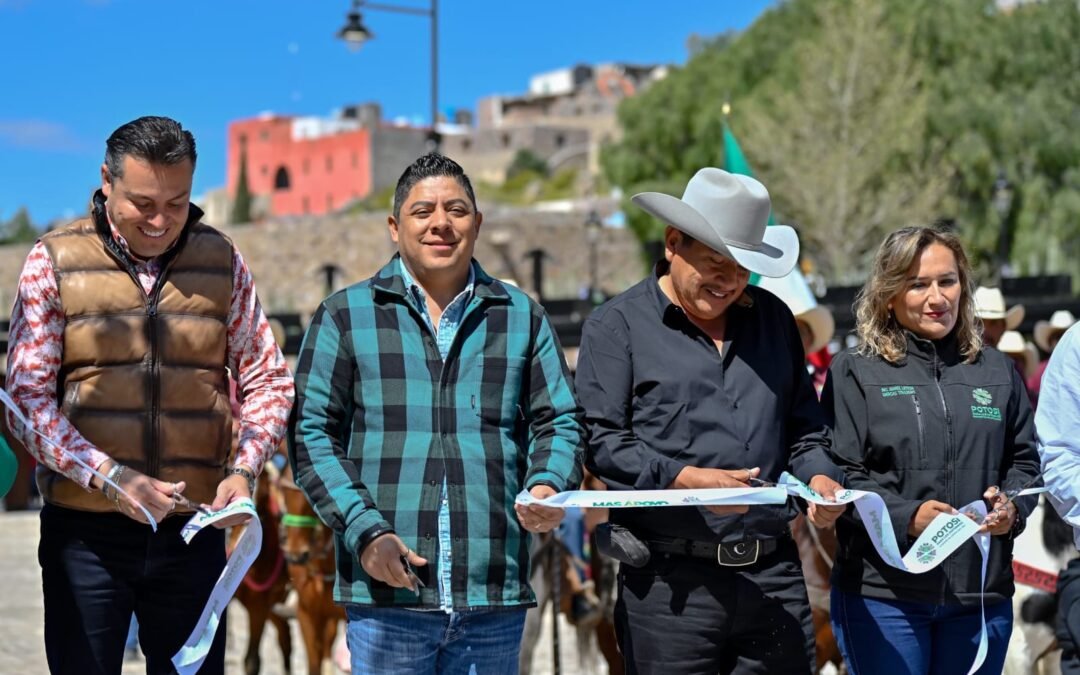 ENTREGA RICARDO GALLARDO NUEVA PLAZA DE ACCESO A REAL DE CATORCE