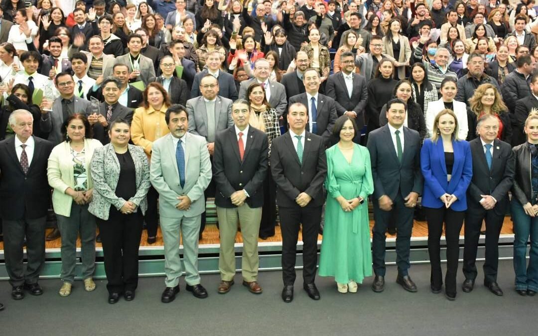 EL ESTADO ENTREGA EL PREMIO POTOSINO DE CIENCIA, TECNOLOGÍA E INNOVACIÓN