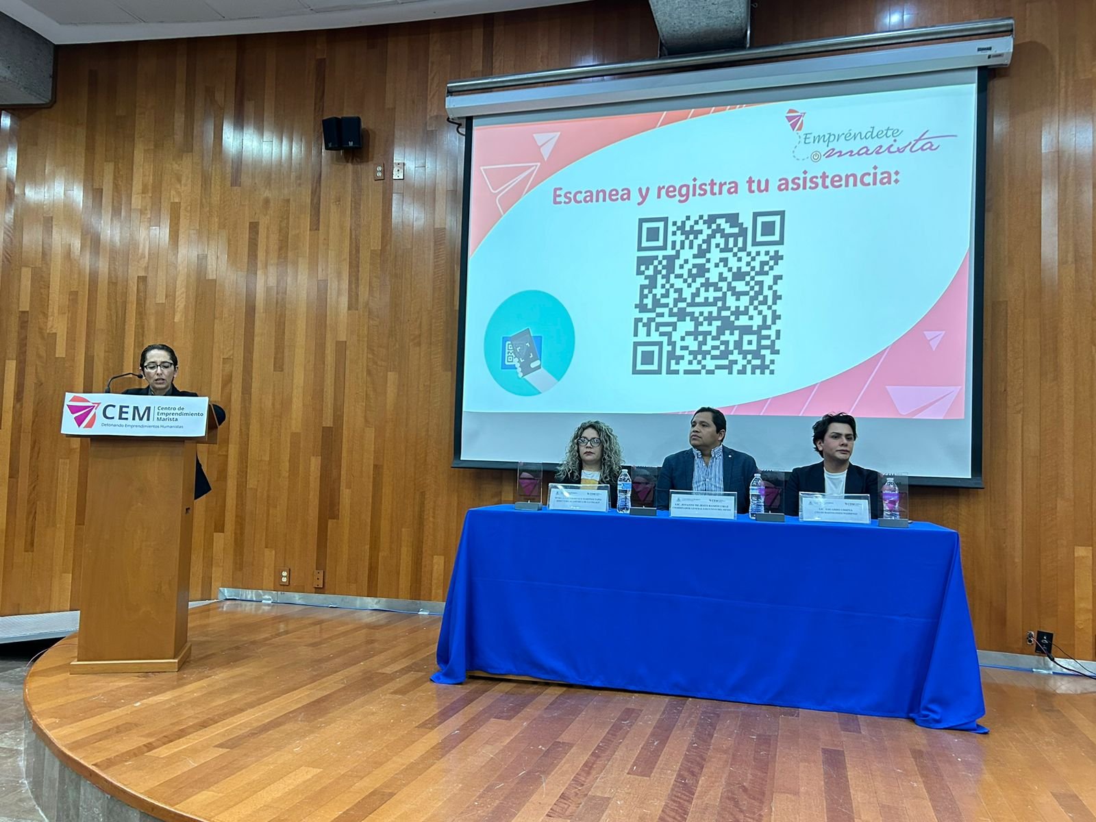301124 11402, GOBIERNO BRINDA MÁS APOYO A JÓVENES PARA EL EMPRENDIMIENTO (1)