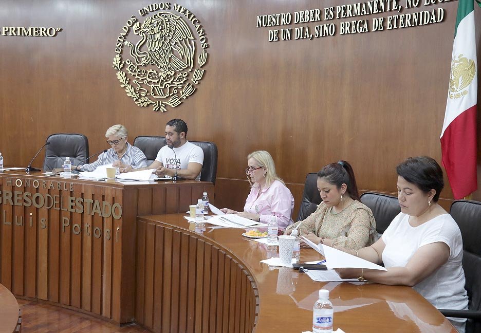 EN COMISIONES APRUEBAN EXHORTAR A LOS AYUNTAMIENTOS Y A LAS AUTORIDADES DE SALUD PARA QUE GENEREN CAMPAÑAS DE PREVENCIÓN DEL SUICIDIO