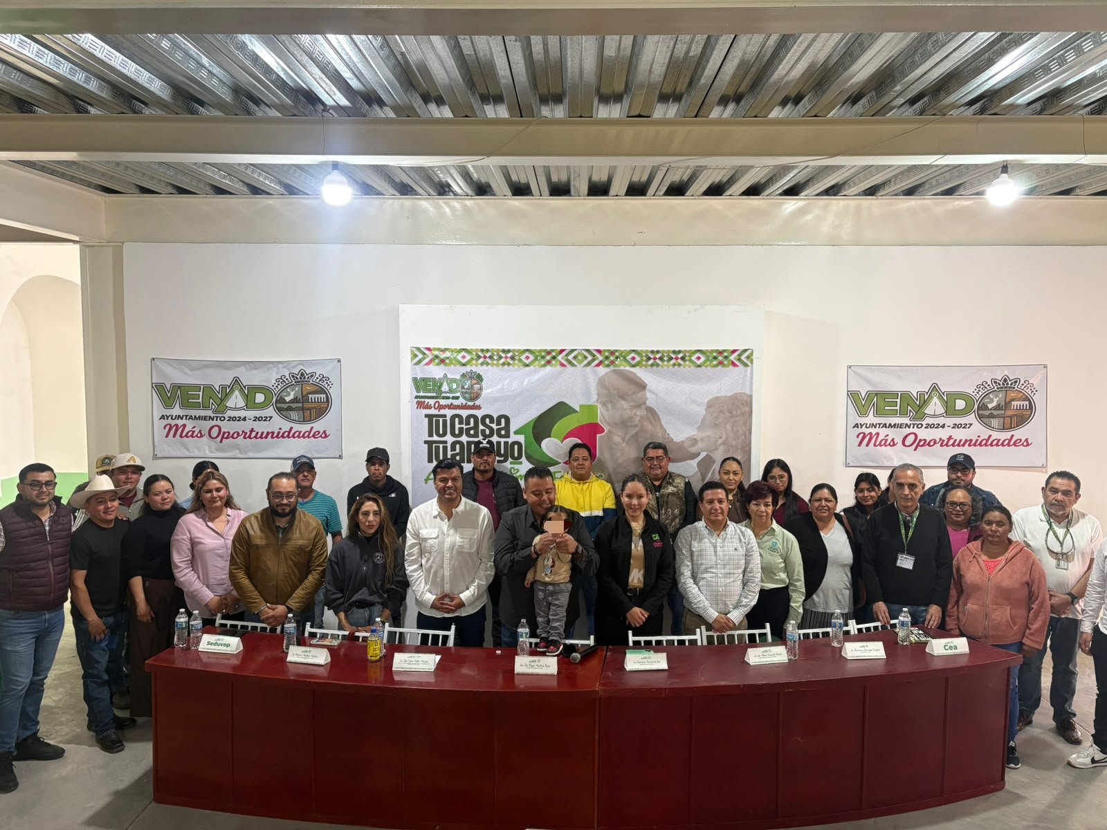 261026 19923, GOBERNADOR RICARDO GALLARDO ACERCA PROGRAMAS DE VIVIENDA Y CERTEZA PATRIMONIAL A VENADO (1)